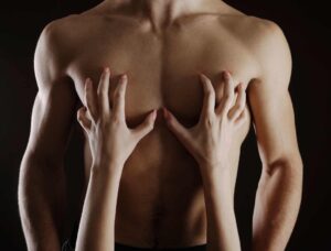 Aumenta a sensibilidade Desperte terminações nervosas adormecidas pelo toque consciente